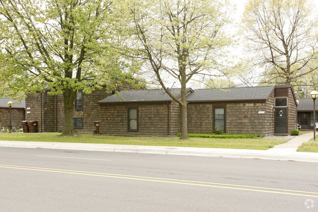 Building Photo - Glen Arms