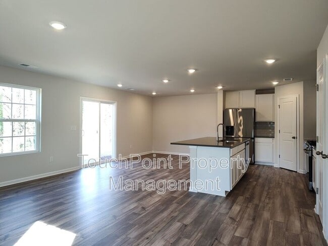 Building Photo - 3247 Crawford Ave