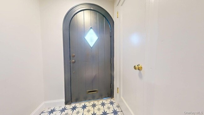 Building Photo - 88-37 62nd Dr