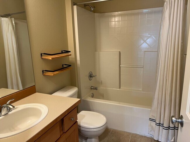 Building Photo - 3bd/2.5ba Snoqualmie Home