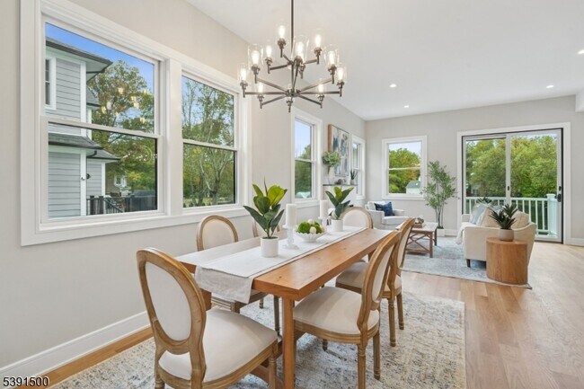 Building Photo - 15 Lake Rd