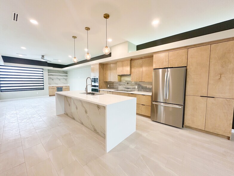 Building Photo - 4602 Juniper Cir