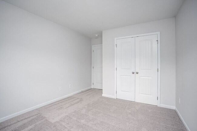 Building Photo - 2626 Jansen Ave