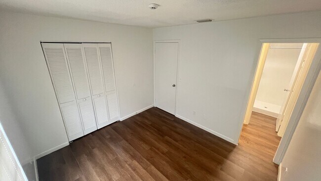 Building Photo - 2/2 Quiet and Cozy Palm Bay Unit AVAILABLE NOW! - $300 DISCOUNT AVAILABLE!