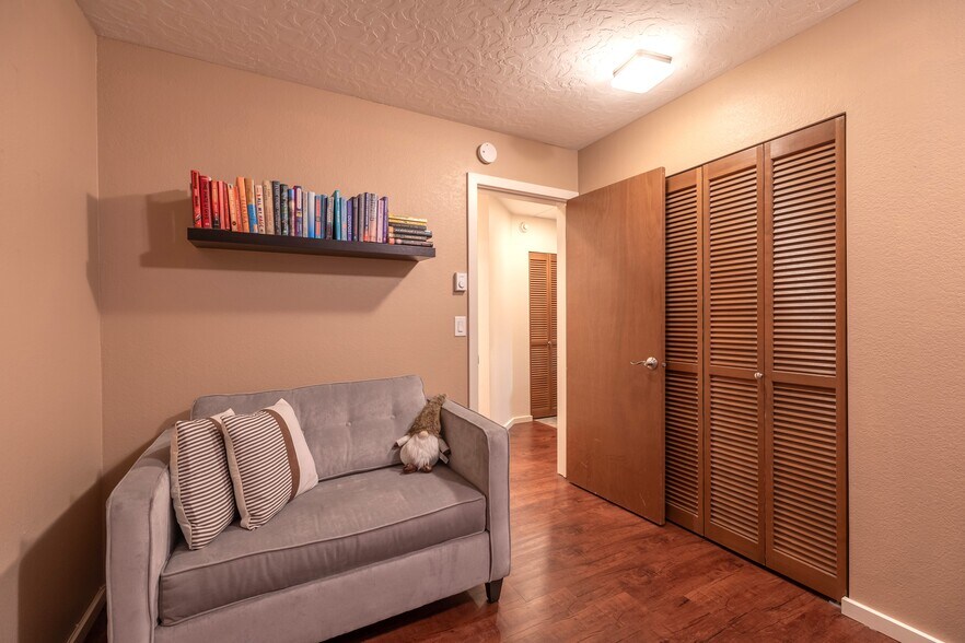 Building Photo - 2345 Boylston Ave E