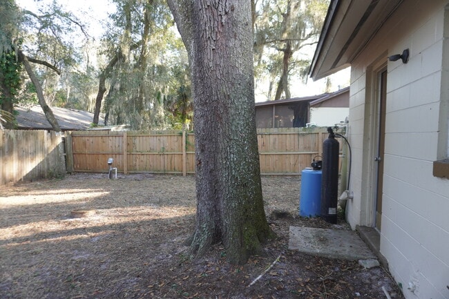 Building Photo - Andelijno Duplex Home