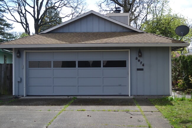 Building Photo - Beautiful Home w/Fenced Yard, Garage Is Minutes Away from Nike, Intel & MORE!