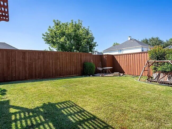 Building Photo - Beautiful 4 bedroom 3 bath home in a quiet...