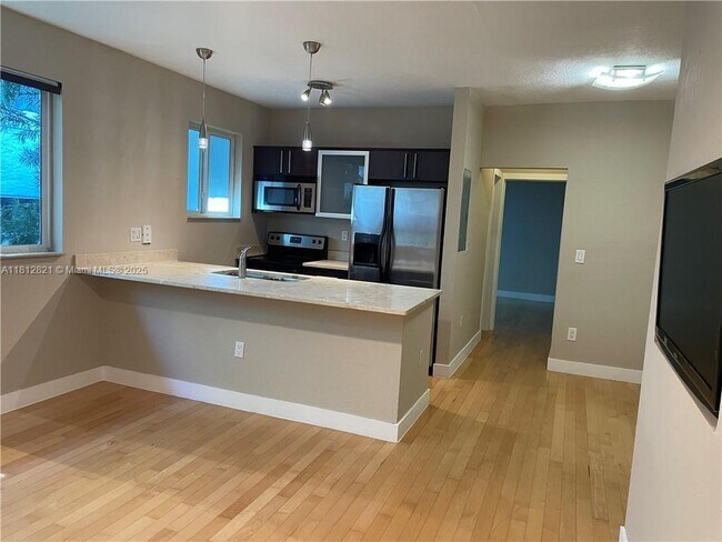 Building Photo - 7171 Bay Dr