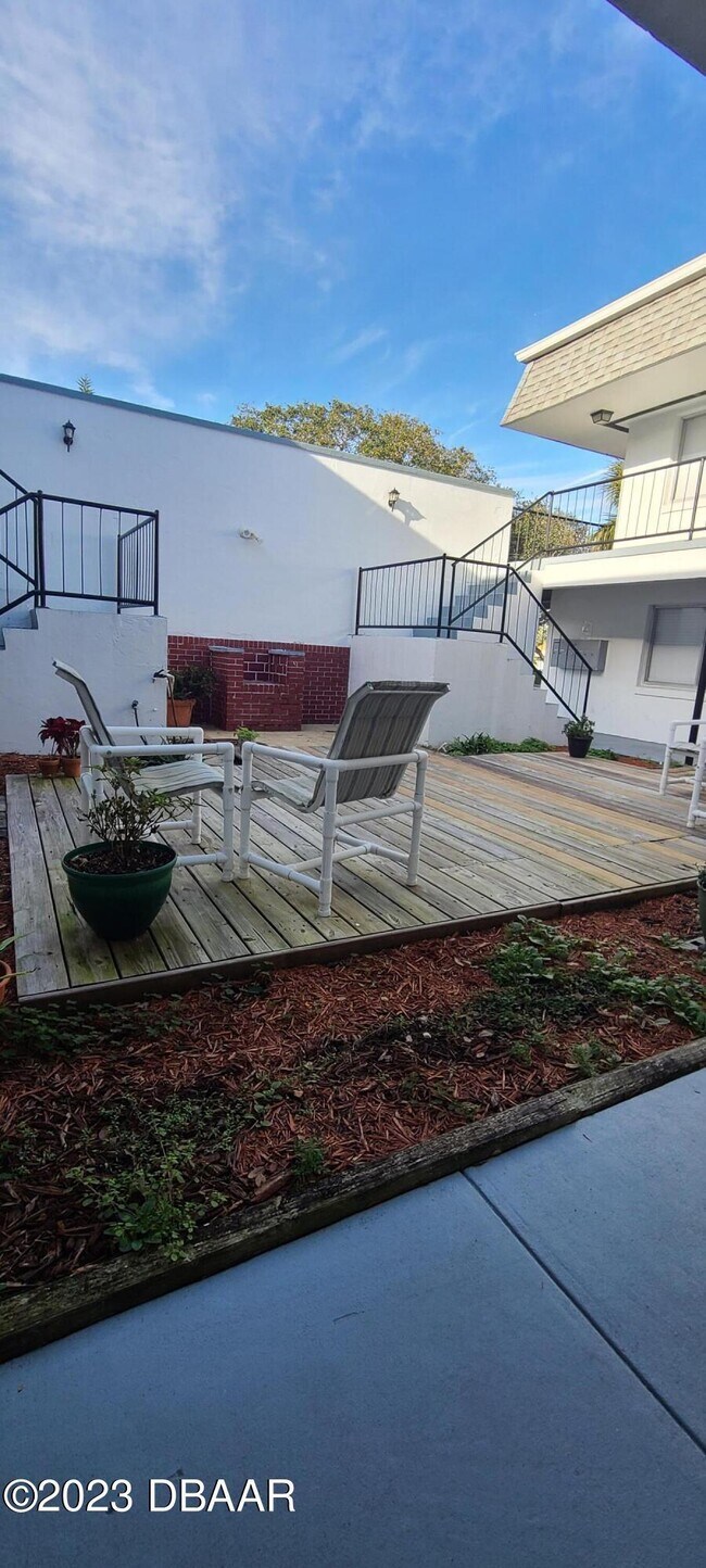 Building Photo - 301 Ridge Blvd