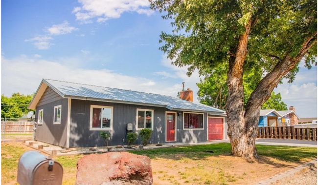 Building Photo - 1609 N Plateau Ave