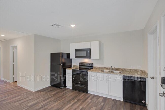 Building Photo - 410 S 12th St