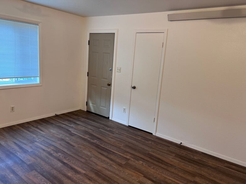 Building Photo - 234 S Elmwood Ave