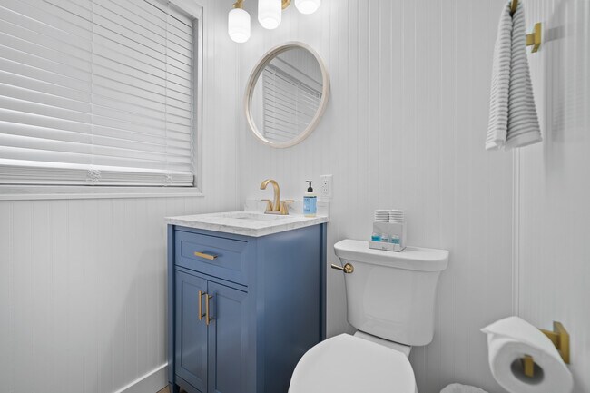 Building Photo - 1105 Julienne Dr