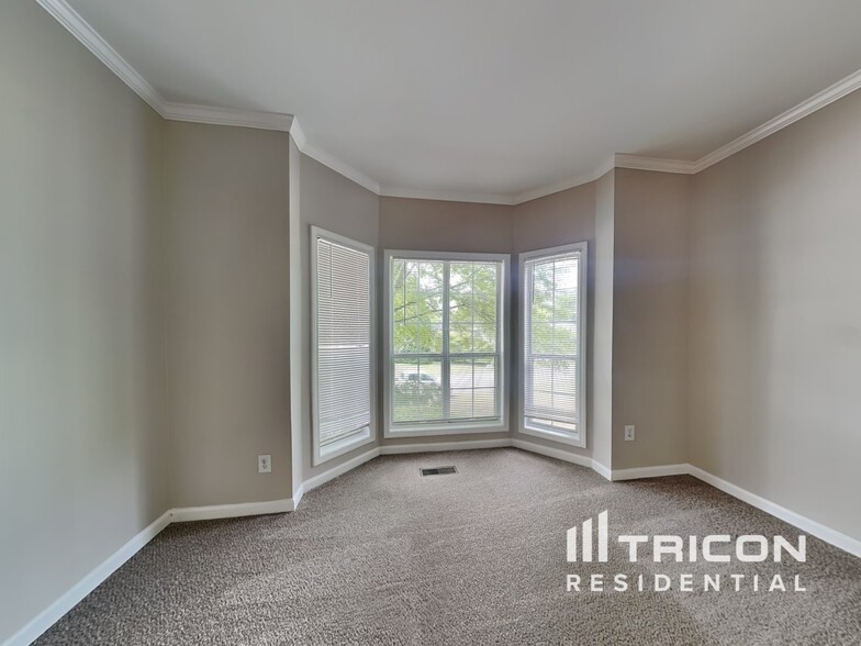 Building Photo - 2777 Brook Forest Dr