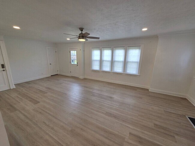 Building Photo - 17424 Winslow Rd