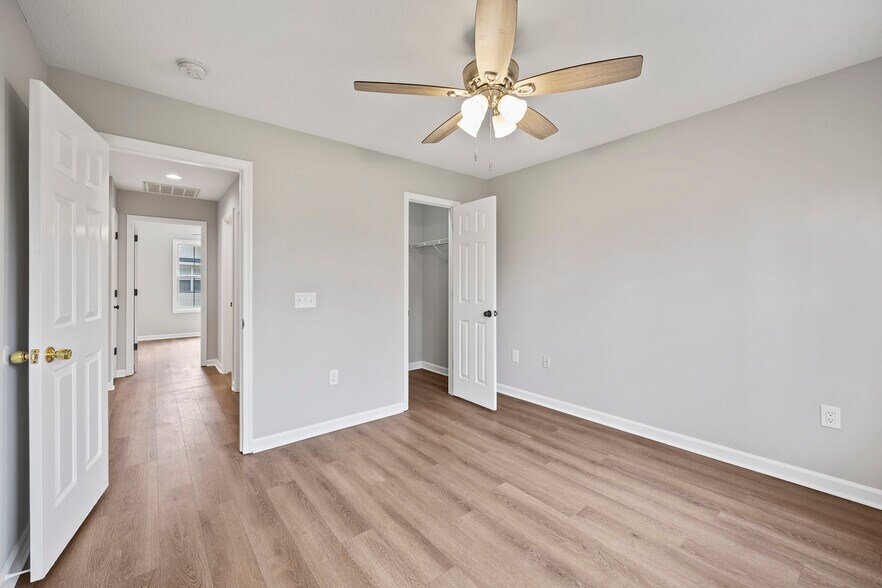 Building Photo - 40 Brittany Pl