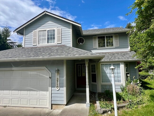 Primary Photo - Spacious 4 BD + Den