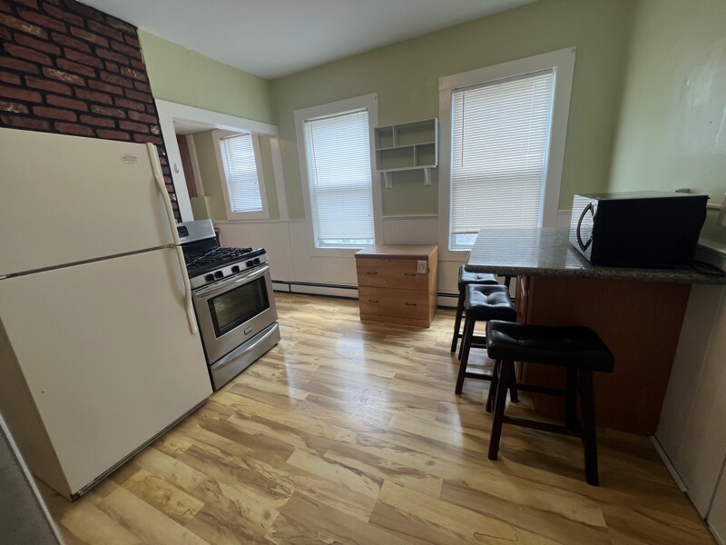 Building Photo - 85 Vinton St