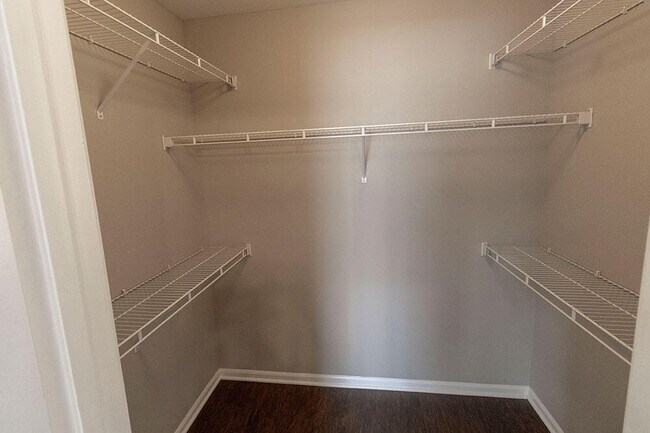 Building Photo - 1871 Field St