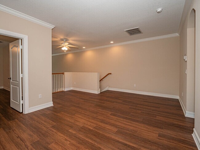Building Photo - 1875 Bridgepointe Cir