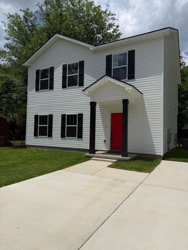 Building Photo - 1711 Golf Club Ln NW