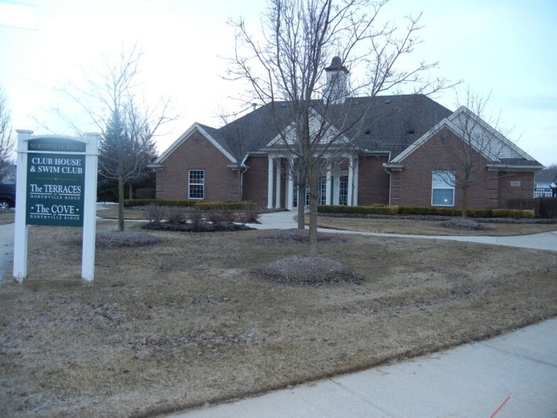 Building Photo - 16803 Dover Dr