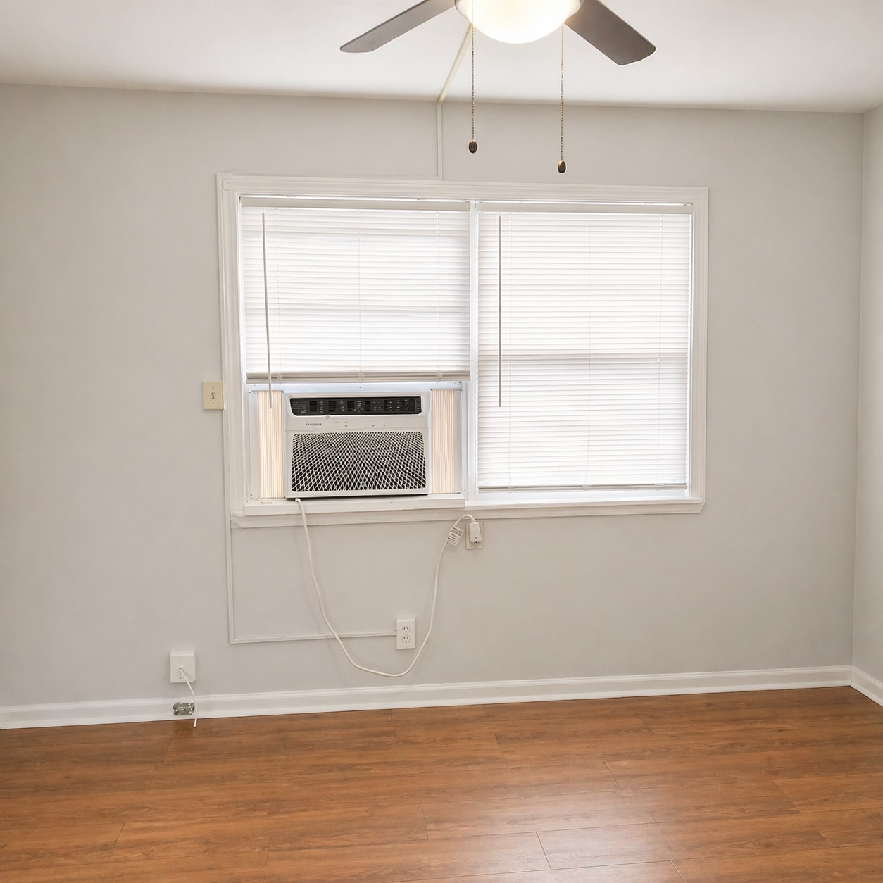 Building Photo - 208 12th Ave N