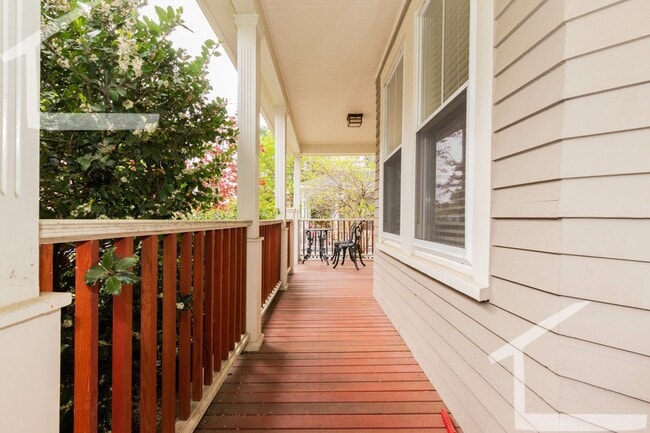 Building Photo - Beautiful 4 bed 2 bath in Brighton..... Don't miss out!!!