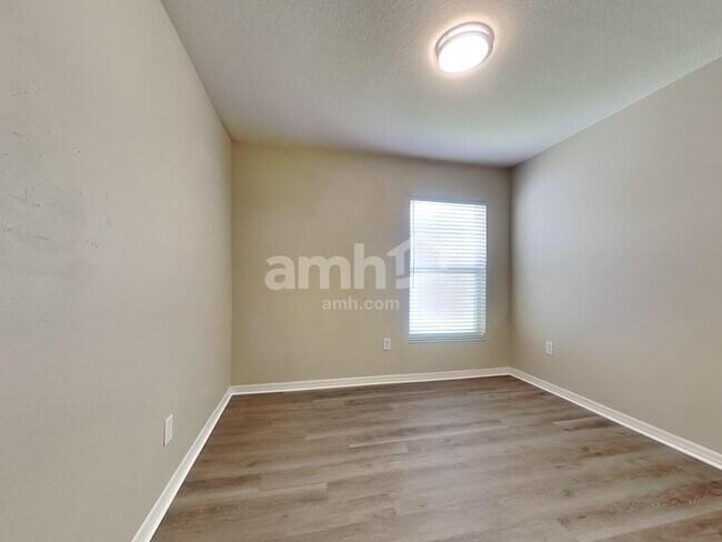 Building Photo - 1750 Kirtley Dr