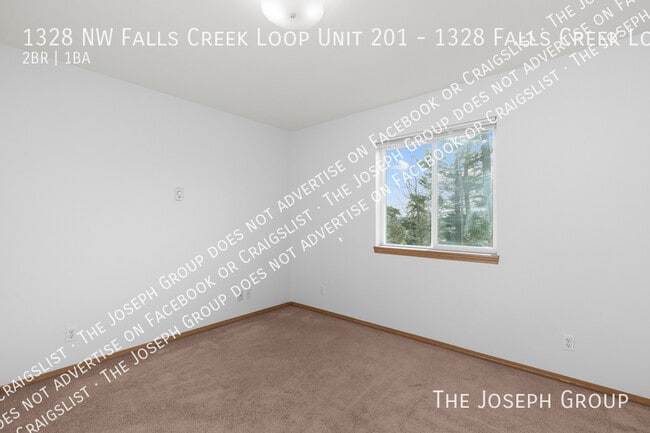 Building Photo - 1328 NW Falls Creek Loop