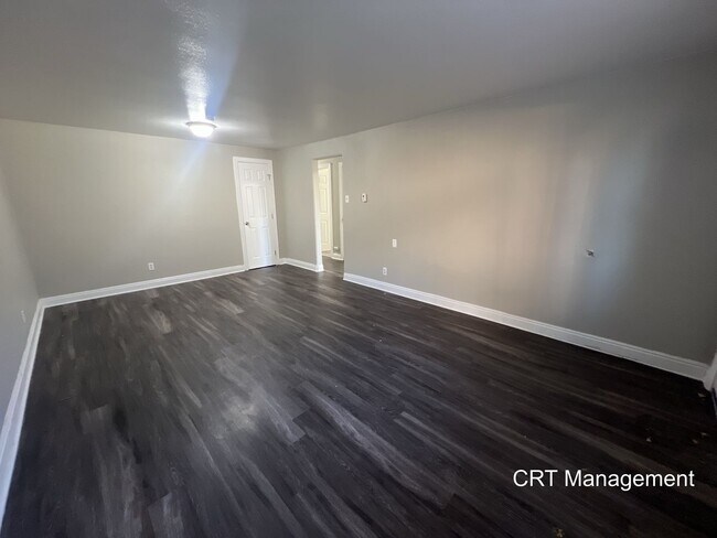 Building Photo - Freshly Updated 3-Bedroom, 1-Bathroom