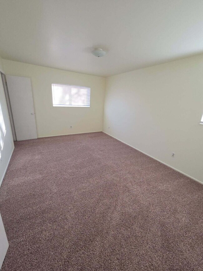 Building Photo - Aurora - 2 Bedroom, 2 Bathroom Duplex (13NE)