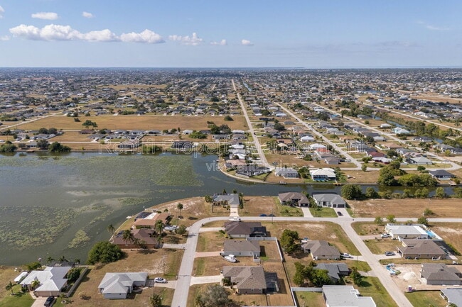 Building Photo - 304 NW 12th Ln