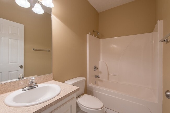 Building Photo - Shadow Bend Lane