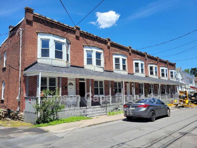 Building Photo - 41 Hutson St
