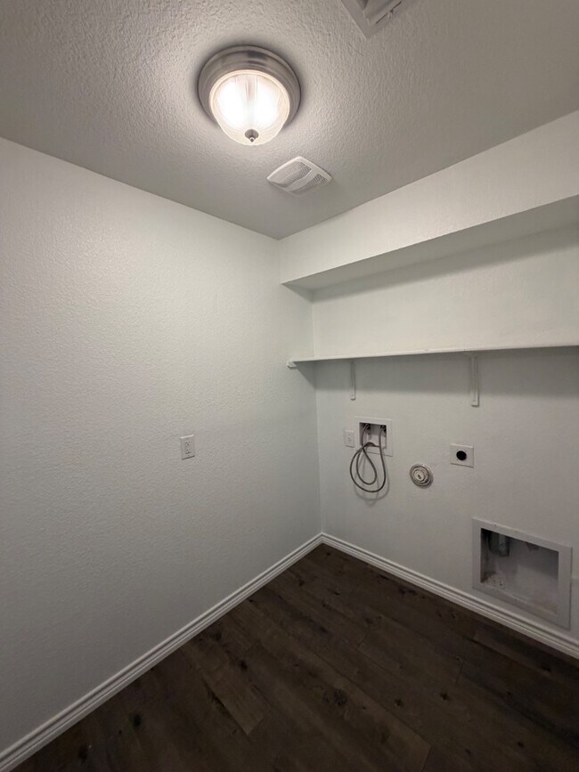 Building Photo - 1114 Emerald Gate Dr