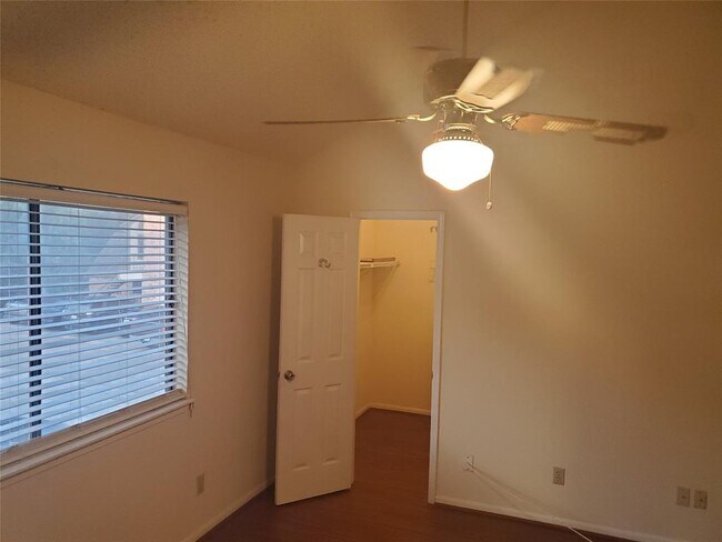 Building Photo - 2425 Holly Hall St