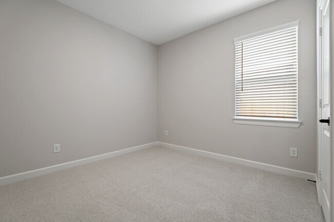 Building Photo - 21520 Bluebonnet Bay Dr