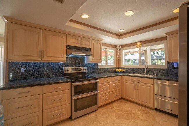 Building Photo - 4 bedroom Aegean Heights tract of Mission Viejo