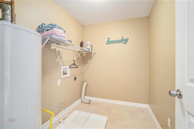 Building Photo - 2061 Hutton Dr