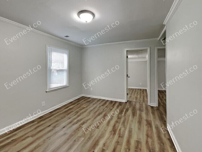 Building Photo - 2168 Rexford Dr