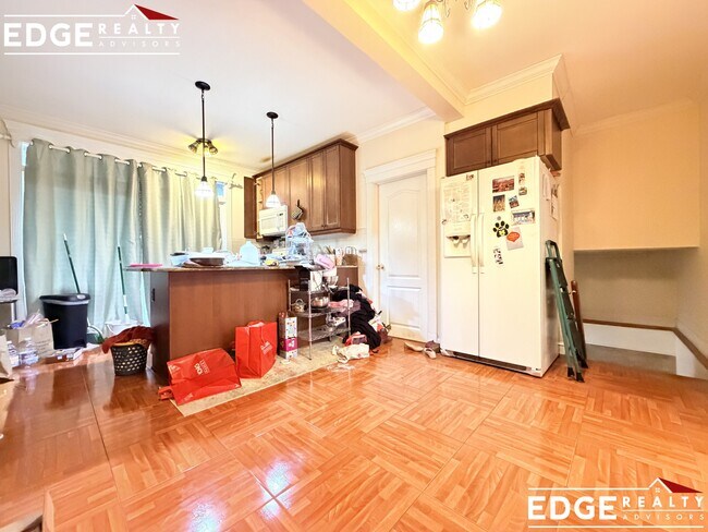 Building Photo - 5 Delaware Pl