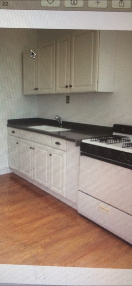 Kitchen - 805 Flemington St
