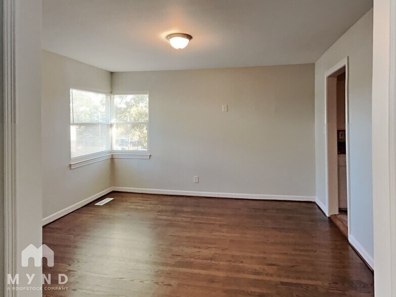 Building Photo - 3420 Avenue Q