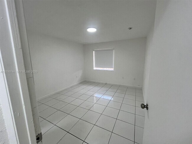 Building Photo - 15741 NW 40th Ct