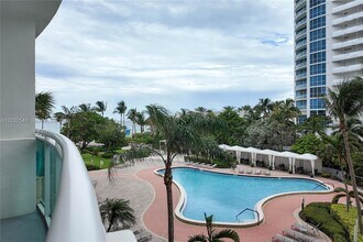 Building Photo - 3001 S Ocean Dr