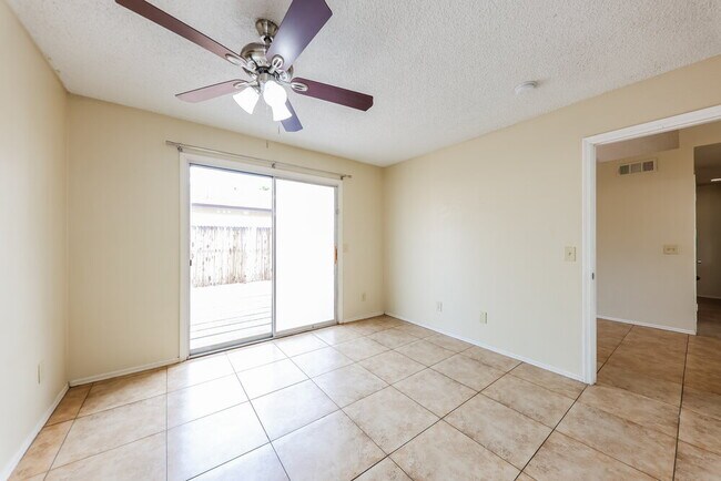 Building Photo - 4774 W Menadota Dr