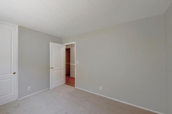 Building Photo - 6558 Crown Blvd