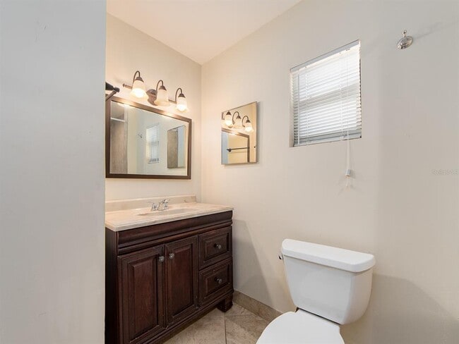 Building Photo - 2242 Indian Ave S